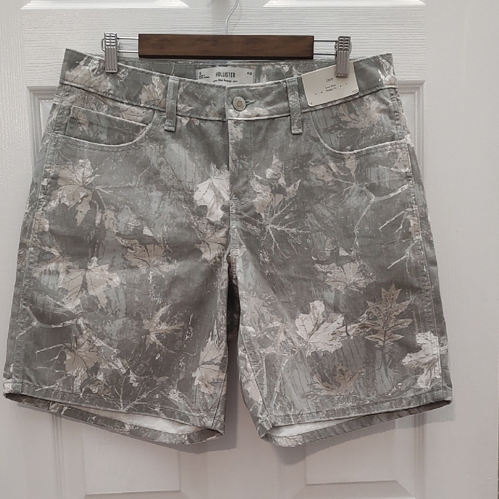 Hollister Leaf Patterned Shorts in Gray and Cream